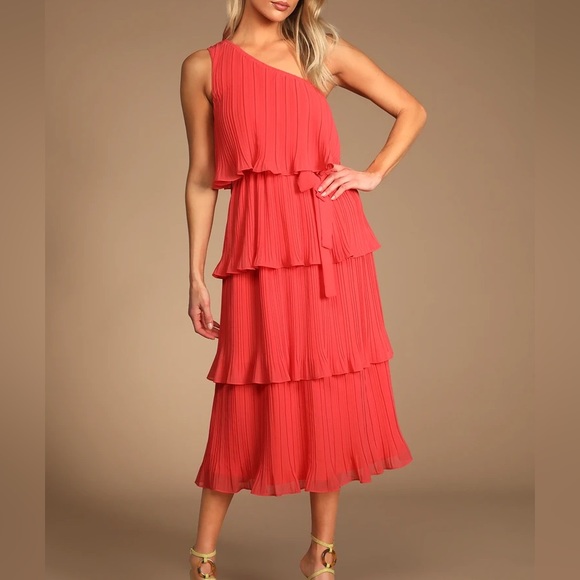Lulus Dresses & Skirts - NWOT Lulus Vision of Spring Coral Plisse One-Shoulder Tiered Midi Dress